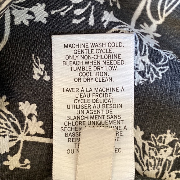 Banana Republic Black/White Floral V-Neck Tunic - Size M - Picture 12 of 12